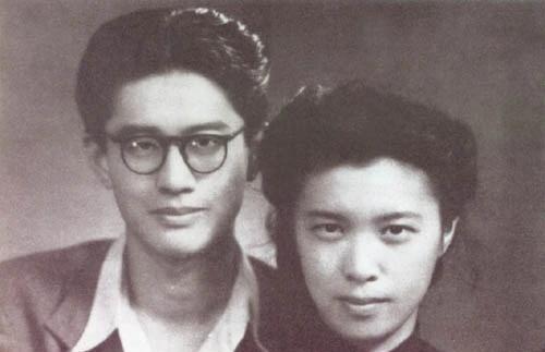 1973年，当乔冠华跟女儿坦诚说，自己要迎娶章含之的时候。女儿乔松都突然爆发了，