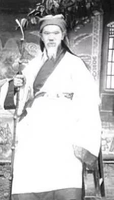辟谣，照片中根本不是“关中大儒迎革命军，穿起了汉服！”牛兆濂生于清，考取受仕