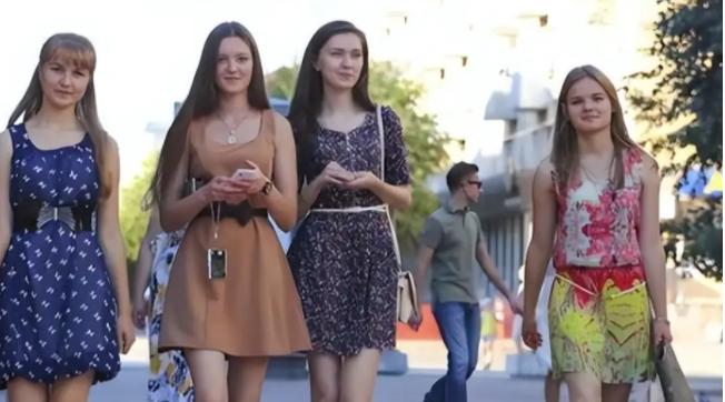 中俄免签引“抢媳妇”焦虑？俄官员急了，数据却打了脸 中俄免签后边境口岸热闹，