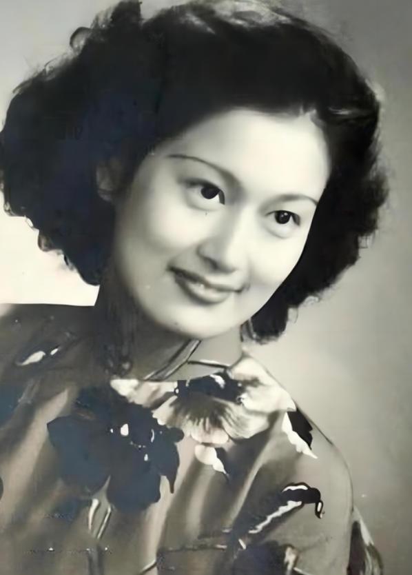 🌞1977年，教育家叶公超与堂妹发生不正当关系，两人的地下关系被妻子袁永熹