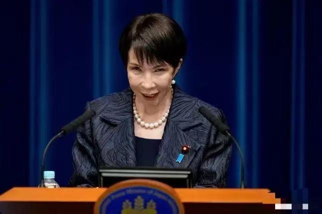 “没实力就应该闭嘴”！高市早苗遭到日本大阪市前市长怒斥。11月17日，日本媒体在