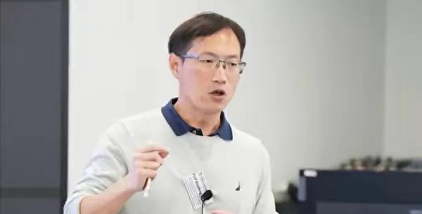 4月16月，王晓峰为美国买命21年，最后被抄家、失联，妻子也受牵连，现在找律师的