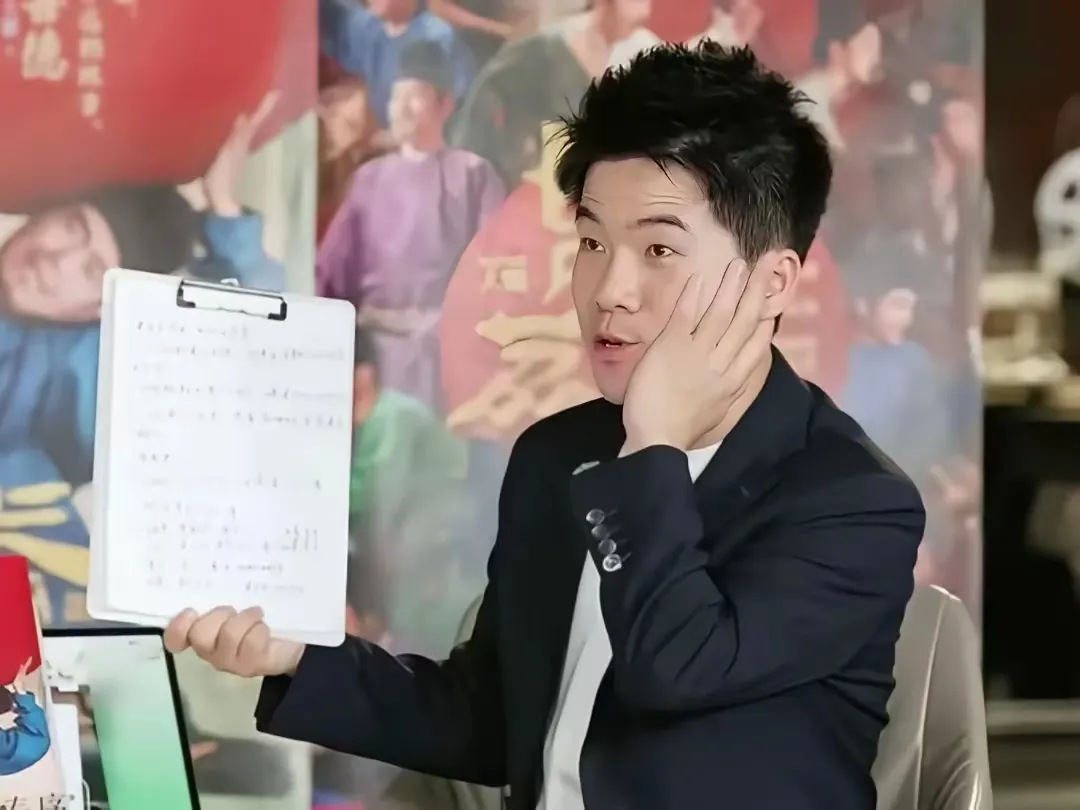 现在全网最戳心的男人就是大鹏了吧！不是因为他说懵了，也不是因为导演身份，而是