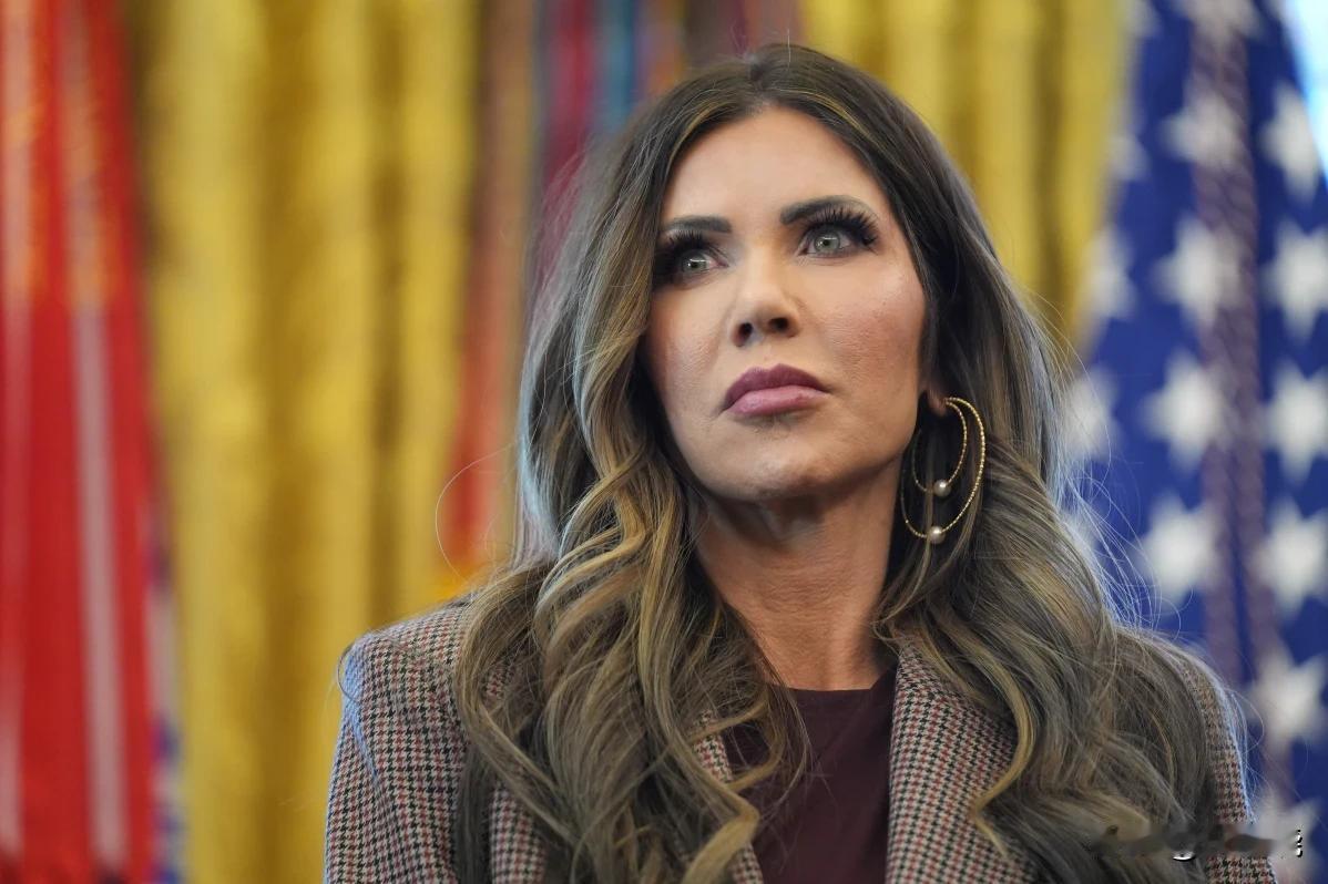 美国国土安全部长克里斯蒂·诺姆根据特朗普“我不要那些来自失败国家(臭气熏天)的垃