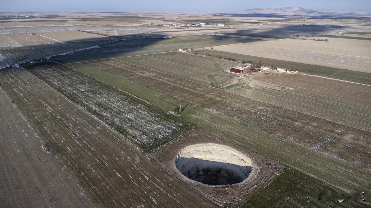 土耳其天坑？外星人吗怎么这么圆？土耳其灾害与应急管理局最新确认：684个天坑