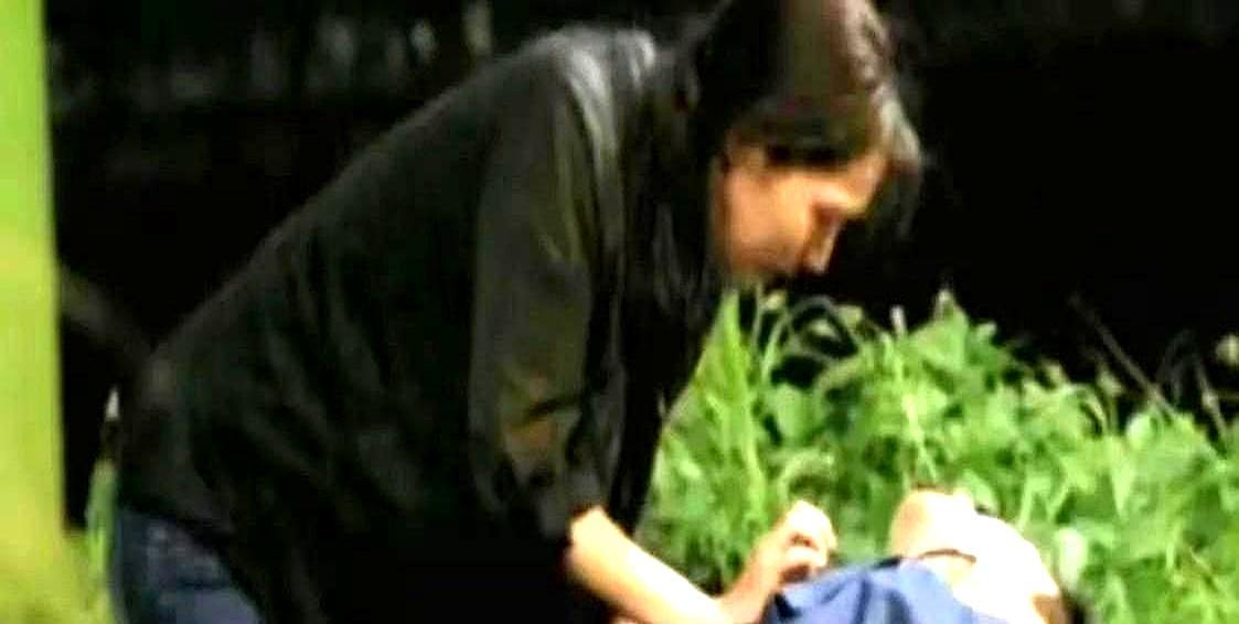 躺下演个病人，裤子却撑起了帐篷，金宣虎这下算是栽了。网友把七年前的视频一帧