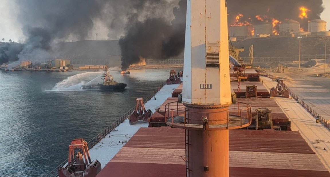 这就是霍尔木兹海峡的真实景象，不是AI图片美伊以冲突