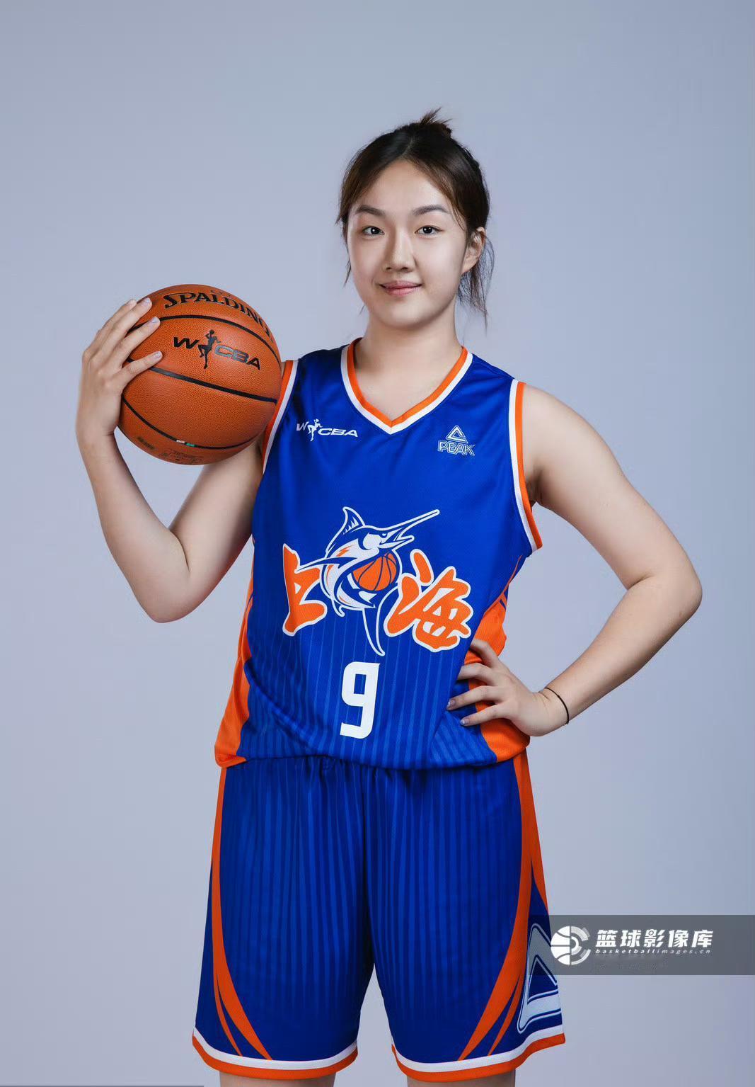 中国女篮特训营应该多招些年轻球员！像现在WCBA强队队伍当中坐板凳的年轻球员都