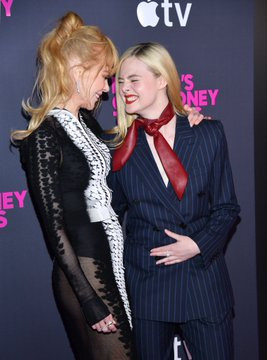 艾丽·范宁与妮可·基德曼亮相新剧《玛戈没钱了》首映礼