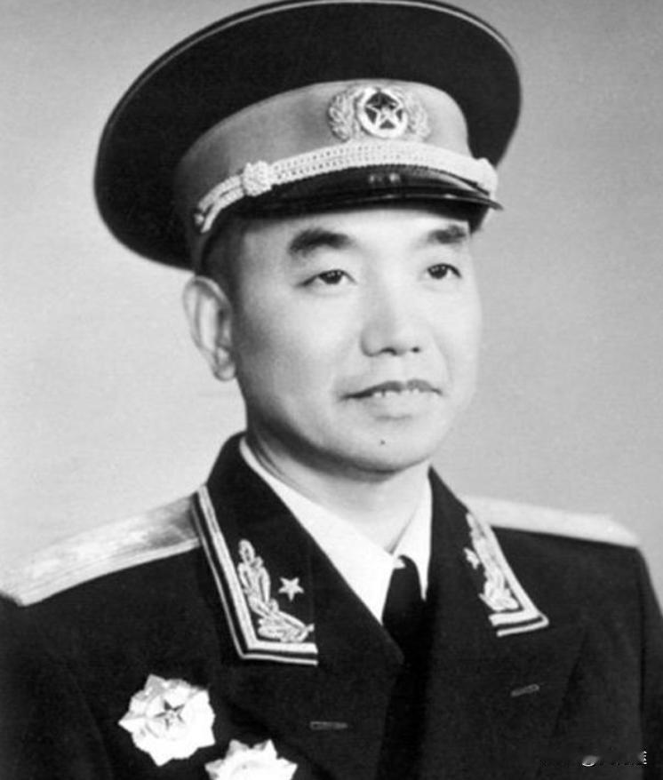 大将中的粟裕，上将中的萧克，中将中的徐立清，少将中的解方。说实话，这些人其实都是