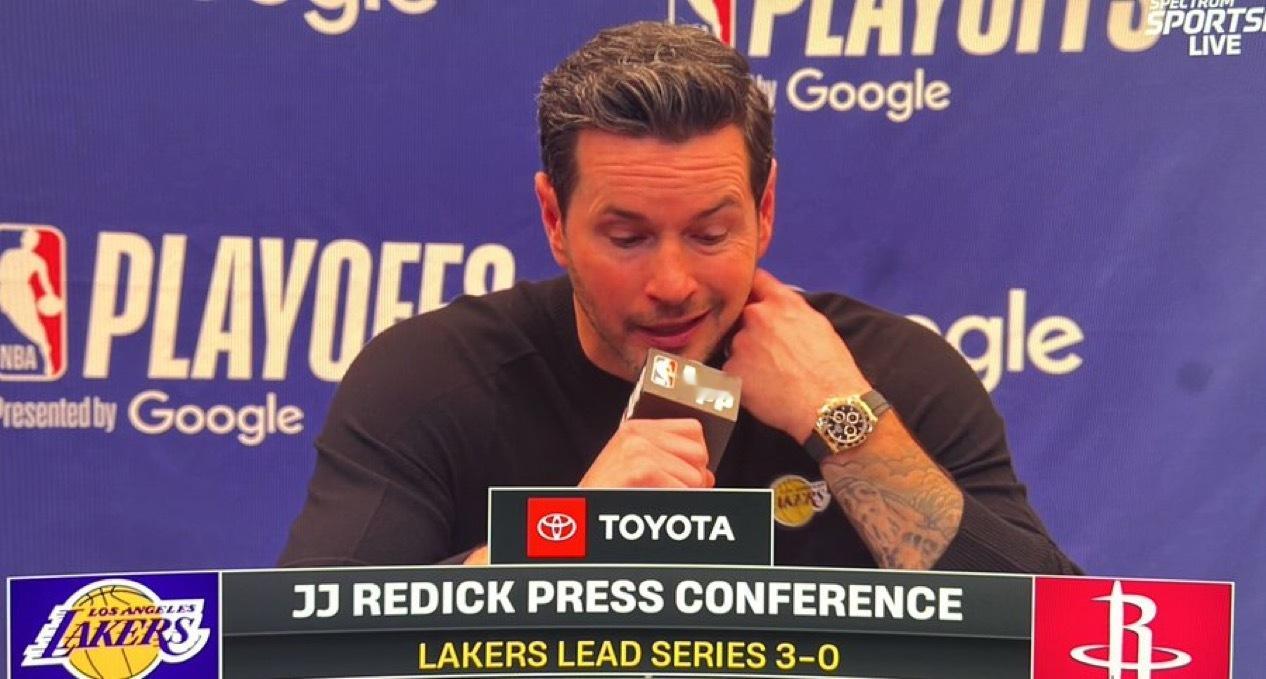 雷迪克主动承担责任：“我们今晚作为一个团队可能犯了更多错误，不只是球员，也包括我