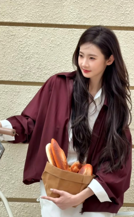 张艺凡晒新动态！这“嘴上功夫”给网友笑疯了春日散步日常被张艺凡玩出了新花样，