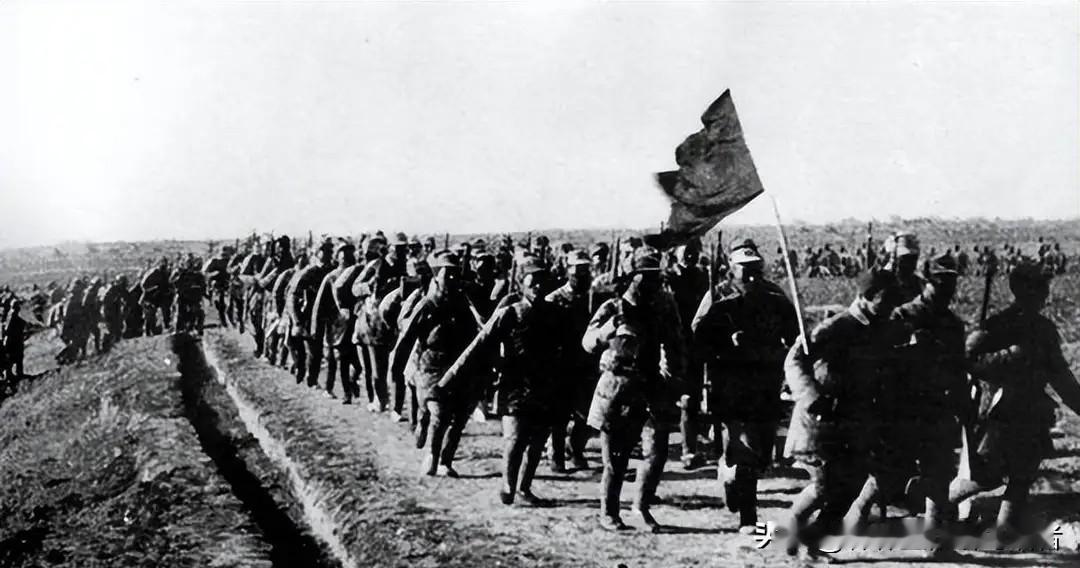 “快走！快走！关机！”1946年7月，大别山深处，一支疲惫不堪的部队突然收