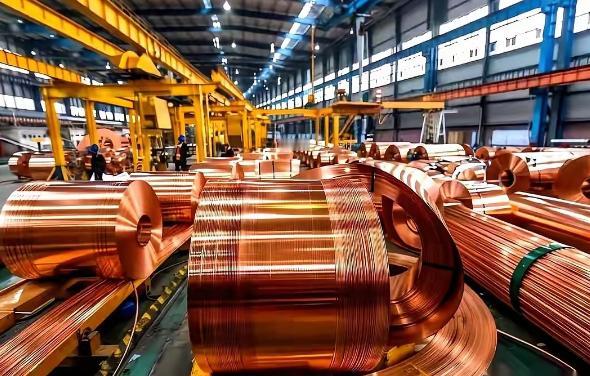 四万多吨铜，一夜之间，从亚洲的仓库里“蒸发”了！不是被偷了，而是有人打了个招呼，