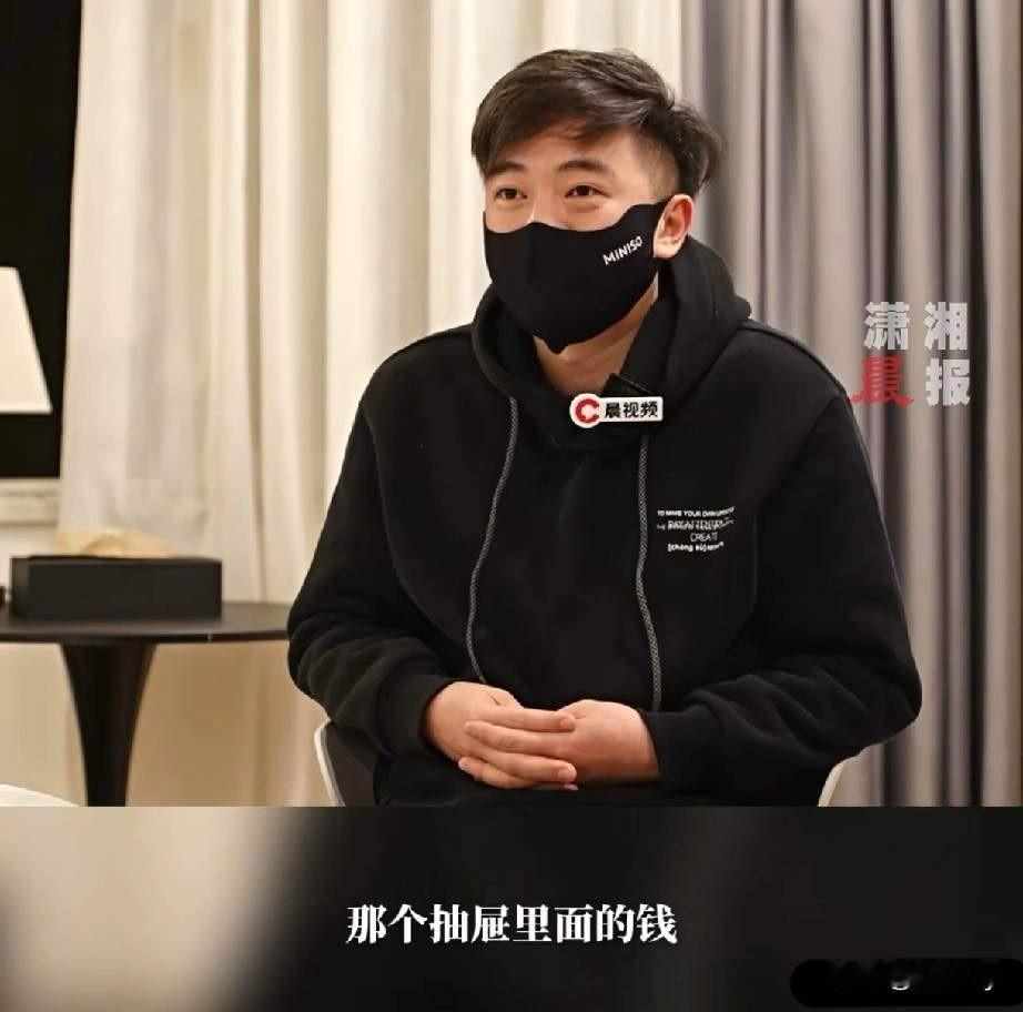 泸州白骨案受害者吴某萍的儿子黄平今年38岁了！在母亲失踪的28年里，他无时无刻都