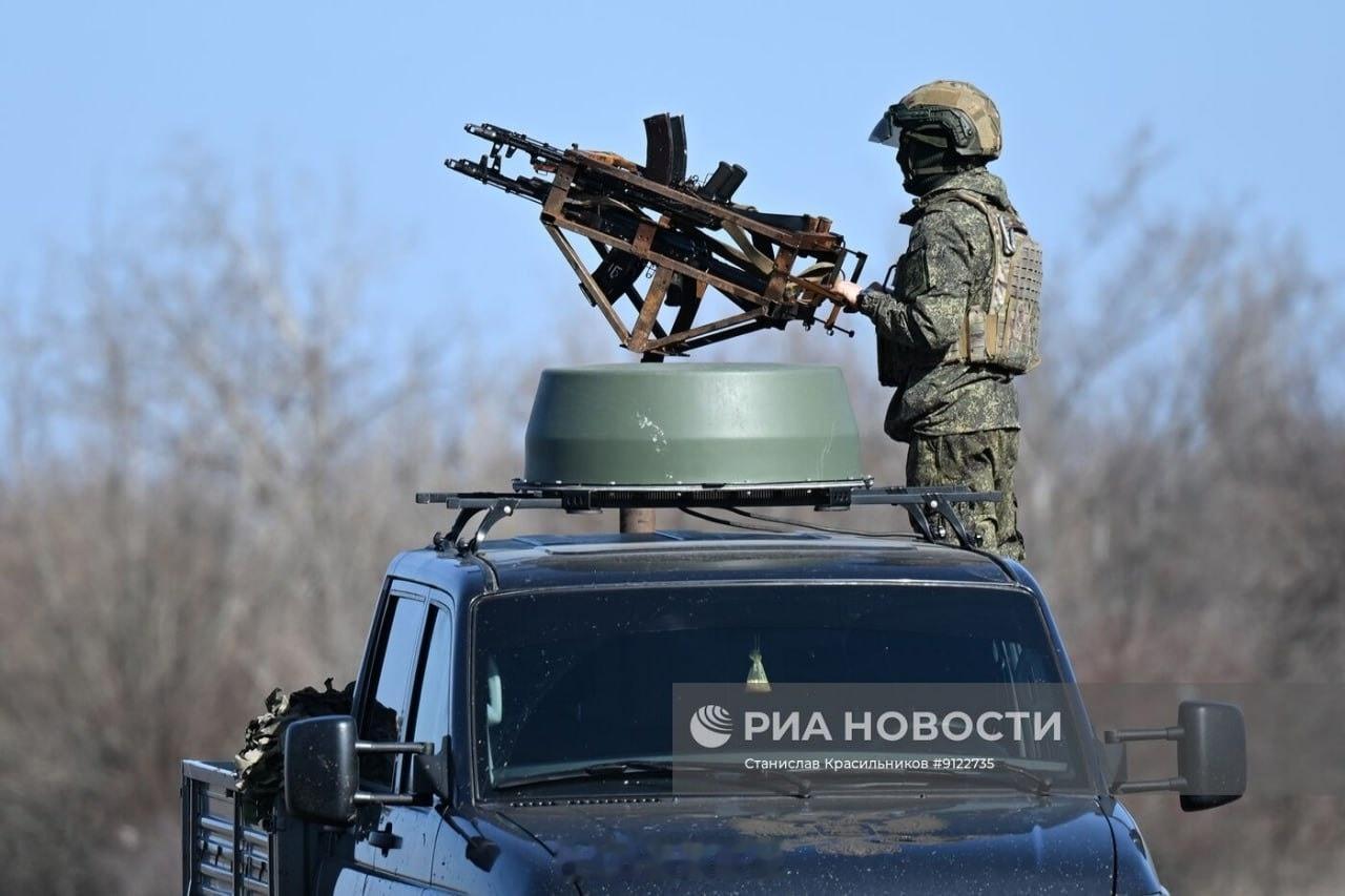 俄乌战场上，俄军反无人机小组正在保护BUK-M3地空导弹系统。该小组配备“Yol