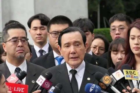 不喊统一、不访问大陆，忽然蒸发的马英九，原来憋了个大招。台湾省20万民众集结举办