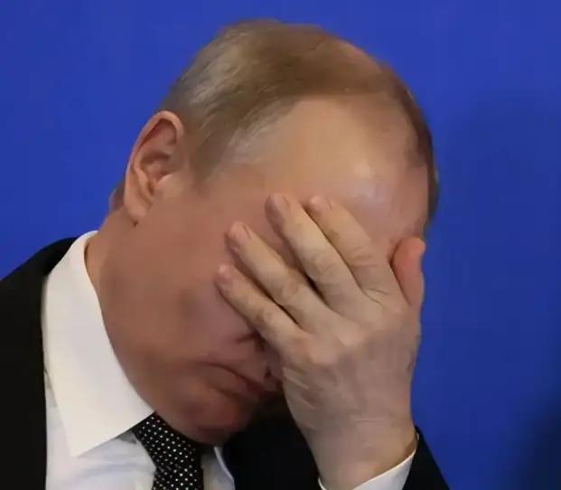 别猜了！拖垮俄罗斯心气的，既不是难缠的乌克兰，也不是制裁它的欧美。真正让普京政府