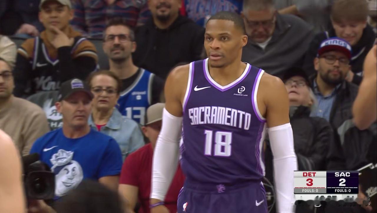 谁能拯救一下国王老将威斯布鲁克？在今天国王主场迎战活塞的比赛中，目前双方的第一节