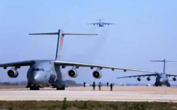 很多人以为今天的中国军力碾压日本，所以我们安全了。大错特错！相比于1937年那个