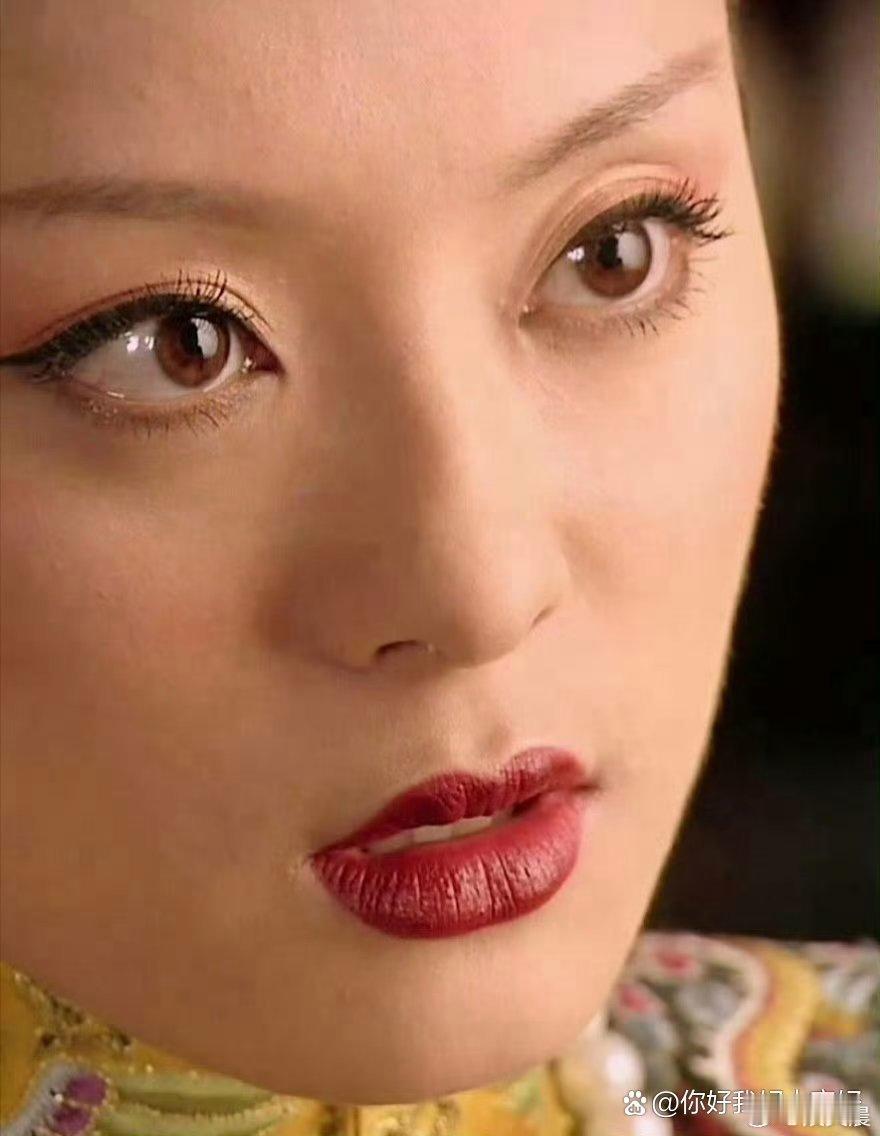 毛孔清晰可见，《甄嬛传》当年竟无半点磨皮，质感太真实了