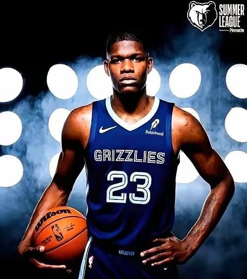 美媒:伊萨洛有意扶持考沃德，莫兰特或许非走不可据美国媒体披露，灰熊队主教练伊萨