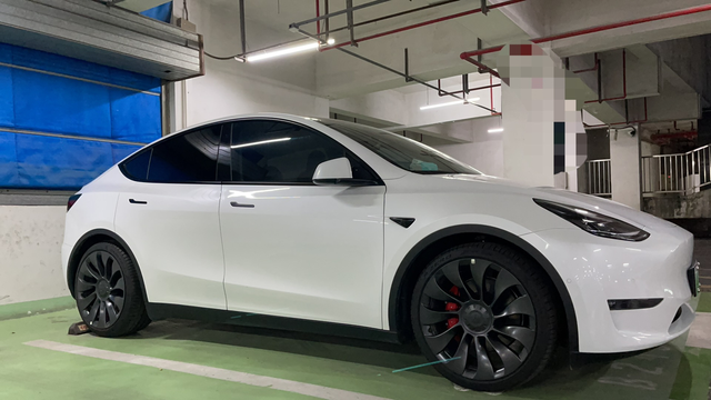 查了快要一年的特斯拉电池健康度闲来无事，打400特斯拉客服电话，了解到现在电池