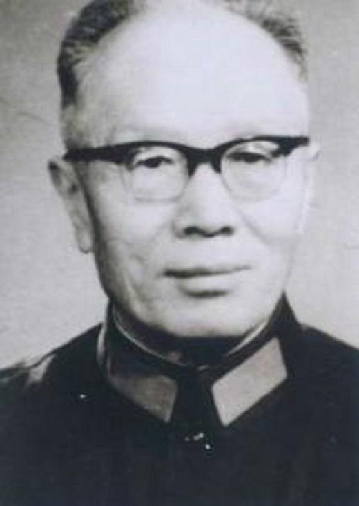 1942年，万毅被捕，蒋介石下令杀了他，万毅知道后，趁看守不注意，翻墙逃走了，谁
