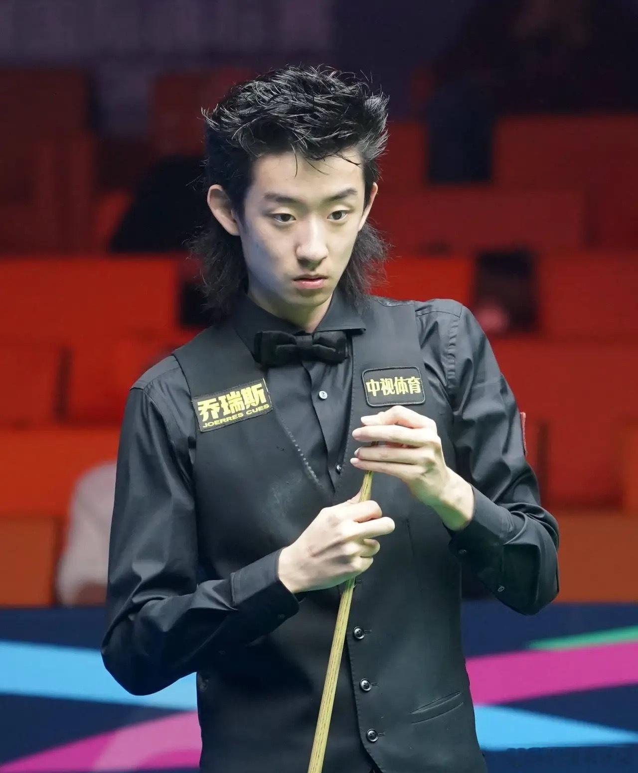 好奇查了下吴宜泽，不查不知道，一查才知道，原来吴宜泽这么厉害！他是中国00后斯诺