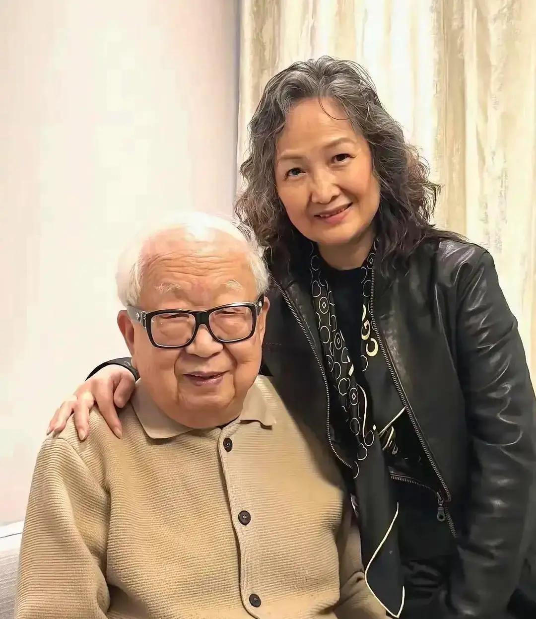 王扶林当年拍着桌子：邓婕个子太矮，演不了凤姐？我偏要她来！40年了。95岁