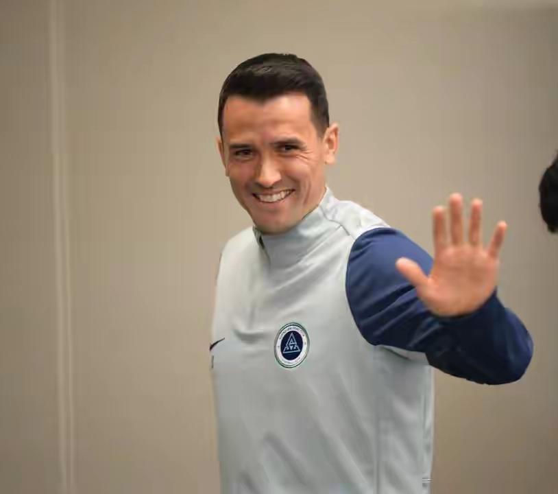 潘伟力：周定洋在深圳新鹏城队失去笑容！中超第七轮联赛结束，深圳新鹏城主场0比1