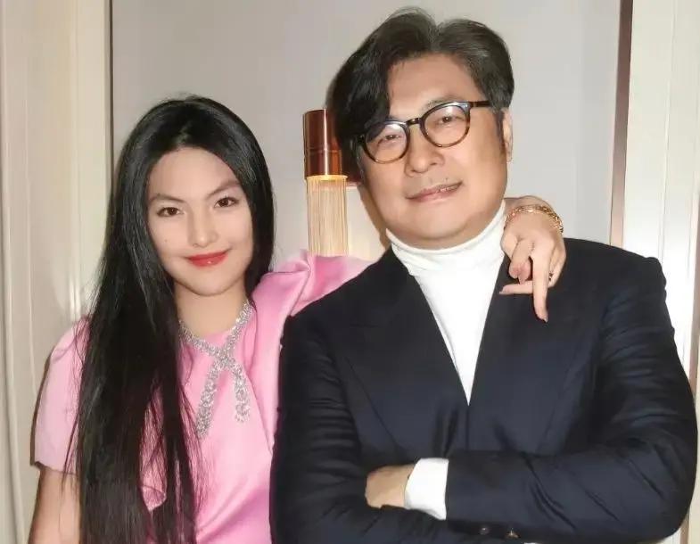 离婚了还天天见面？李湘和王岳伦正在实践一种新式“家庭合资公司”。他们撕毁结