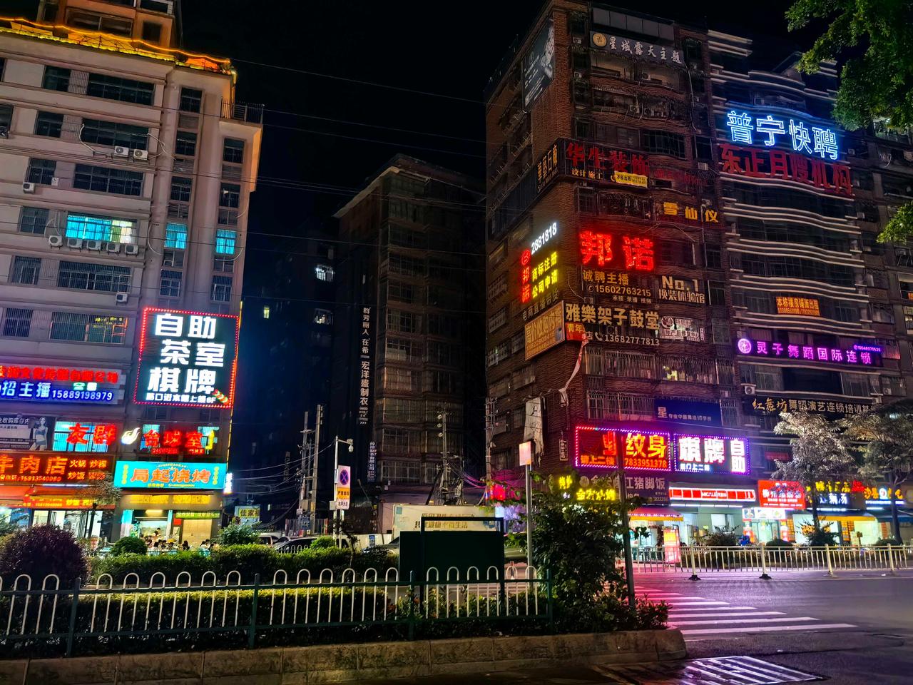 普宁人的地级市“情怀”在粤东平原的西缘，普宁这座县级市始终承载着一种特殊的