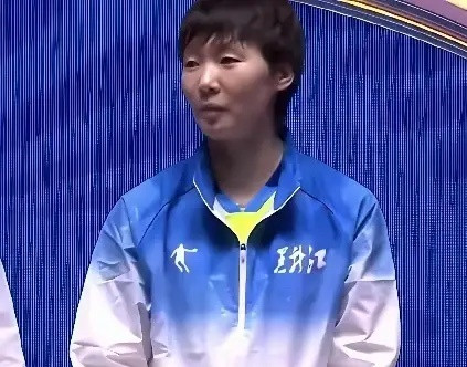 王曼昱因伤病退赛！龙江体育发公告称，王曼昱因颈部不适，医疗团队判定其不宜高强度参