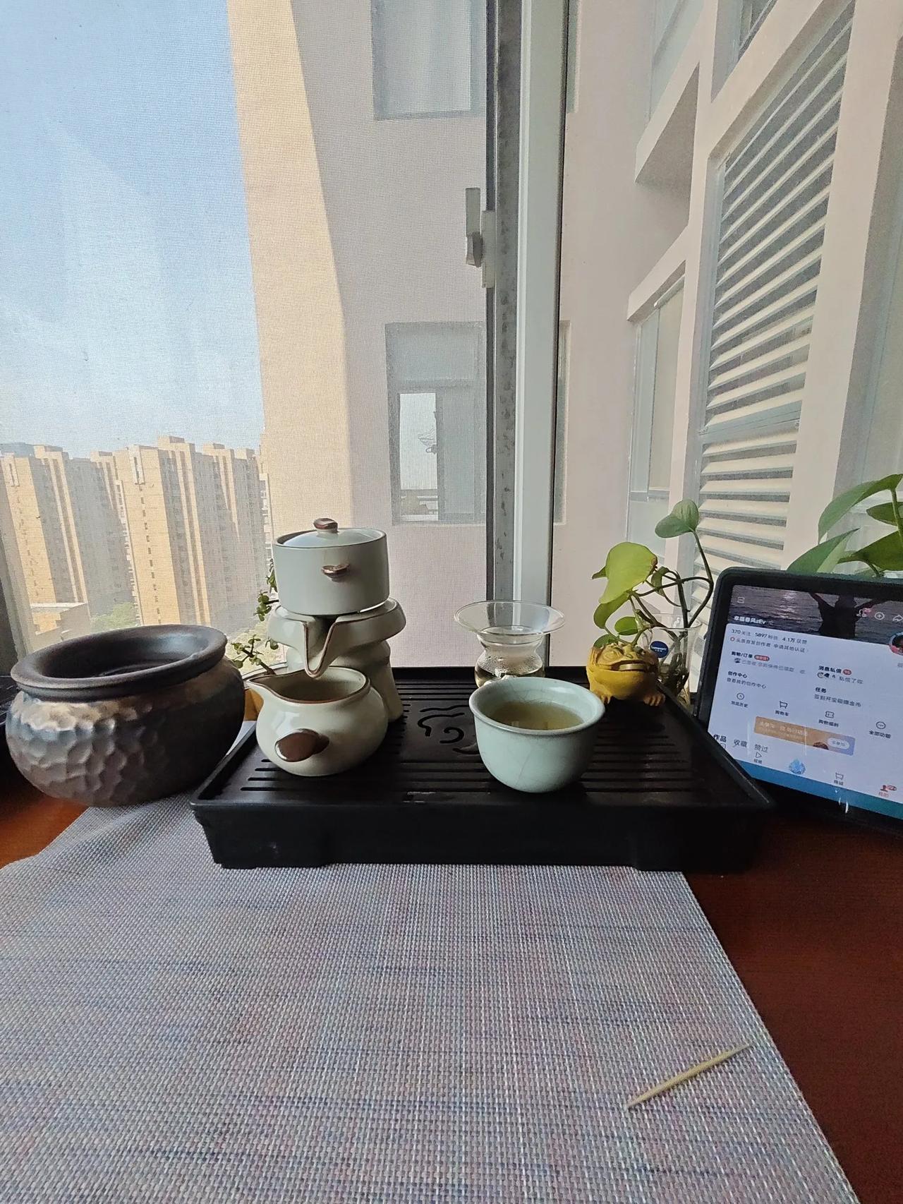 我觉得这是一种特别的养生方式，让自己的身体把该出的汗出完。在这个快节奏的时代，我