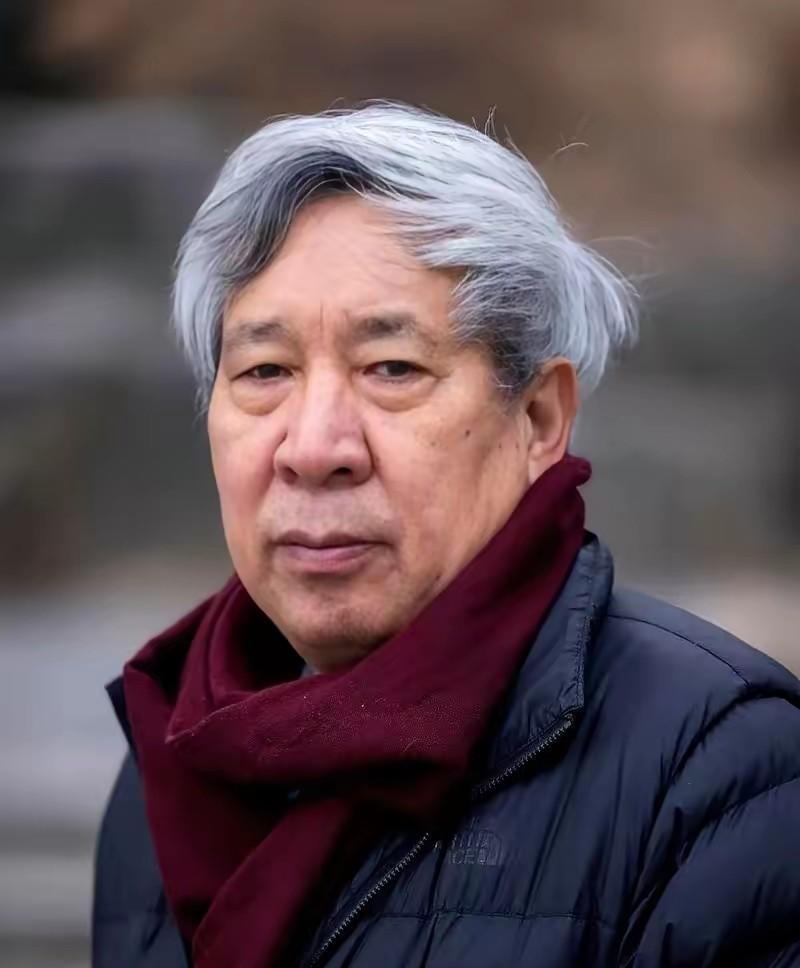 那场闹得满城风雨的“蒋方舟事件”，其实从头到尾，主角都不是蒋方舟。真正的目标，是