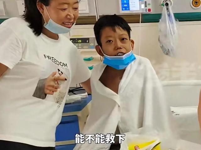 “他还是个孩子！”河南郑州，17岁男孩生命垂危，一位素不相识的医生说了一句话，5