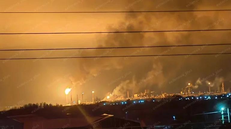 乌克兰对俄罗斯能源相关设施的打击力度越来越大。12月31日上午，乌克兰安全局