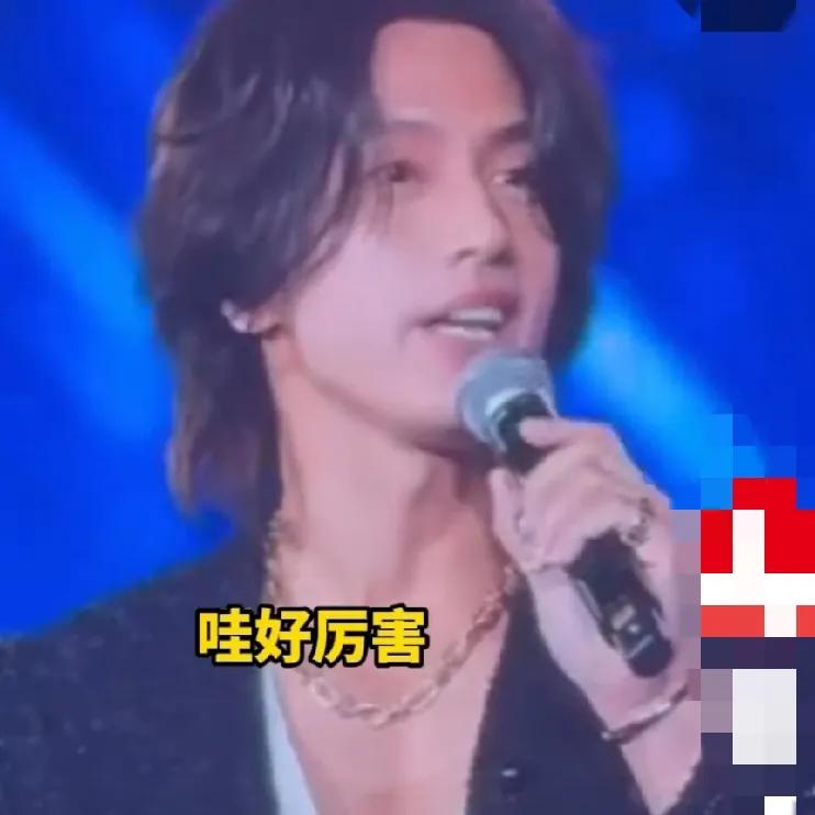 F4五月天演唱会合体，听说是五月天的主唱阿信促成的，没想到阿信私下里也是一个
