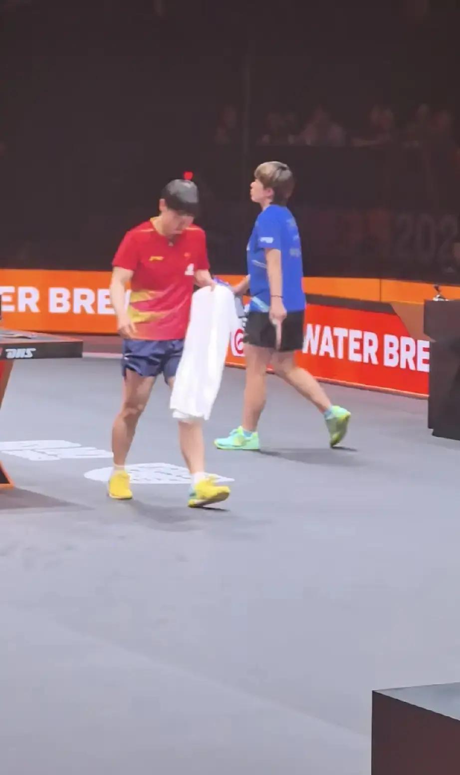 结果一出，评论区直接炸锅：孙颖莎4比0光速下班！以前俩人缠到抢七，莎莎累成表