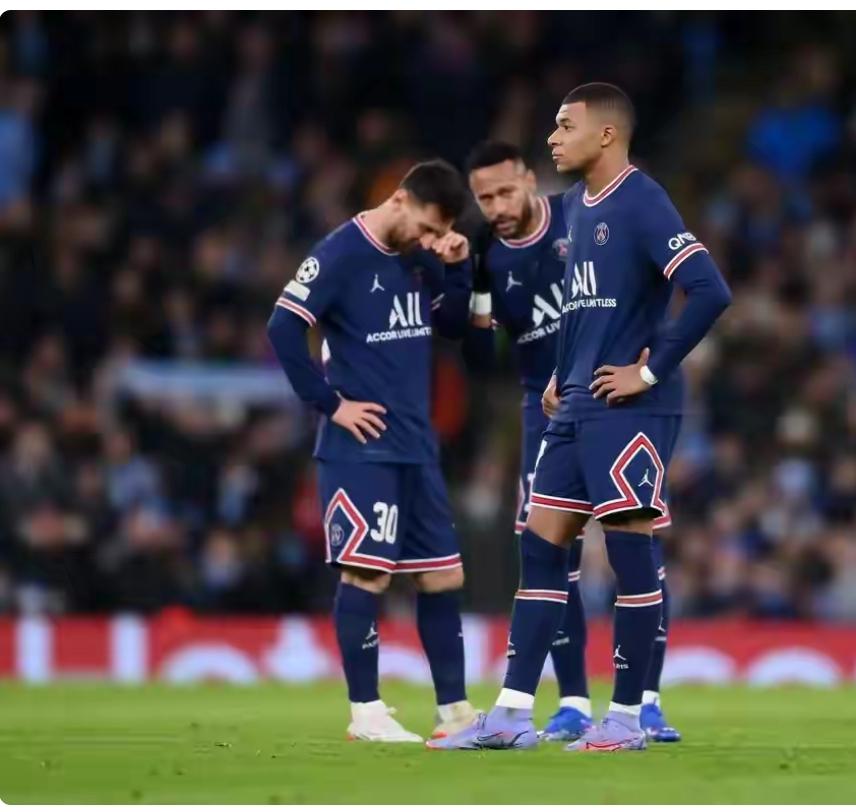 这三个老油条终于被人揭穿了老底，“你永远带不动三个不奔跑的球员”！没有人会想到