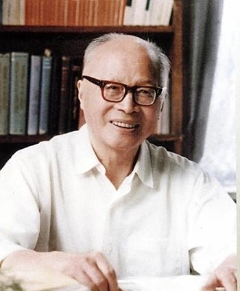 1960年，苏联撕毁协议，撤回所有派往中国的科学家，他们以为这样就能阻止我们拥有