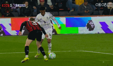 曼联再次被裁判针对了？英超第31轮，曼联2：2伯恩茅斯，曼联遭遇2次不公平的