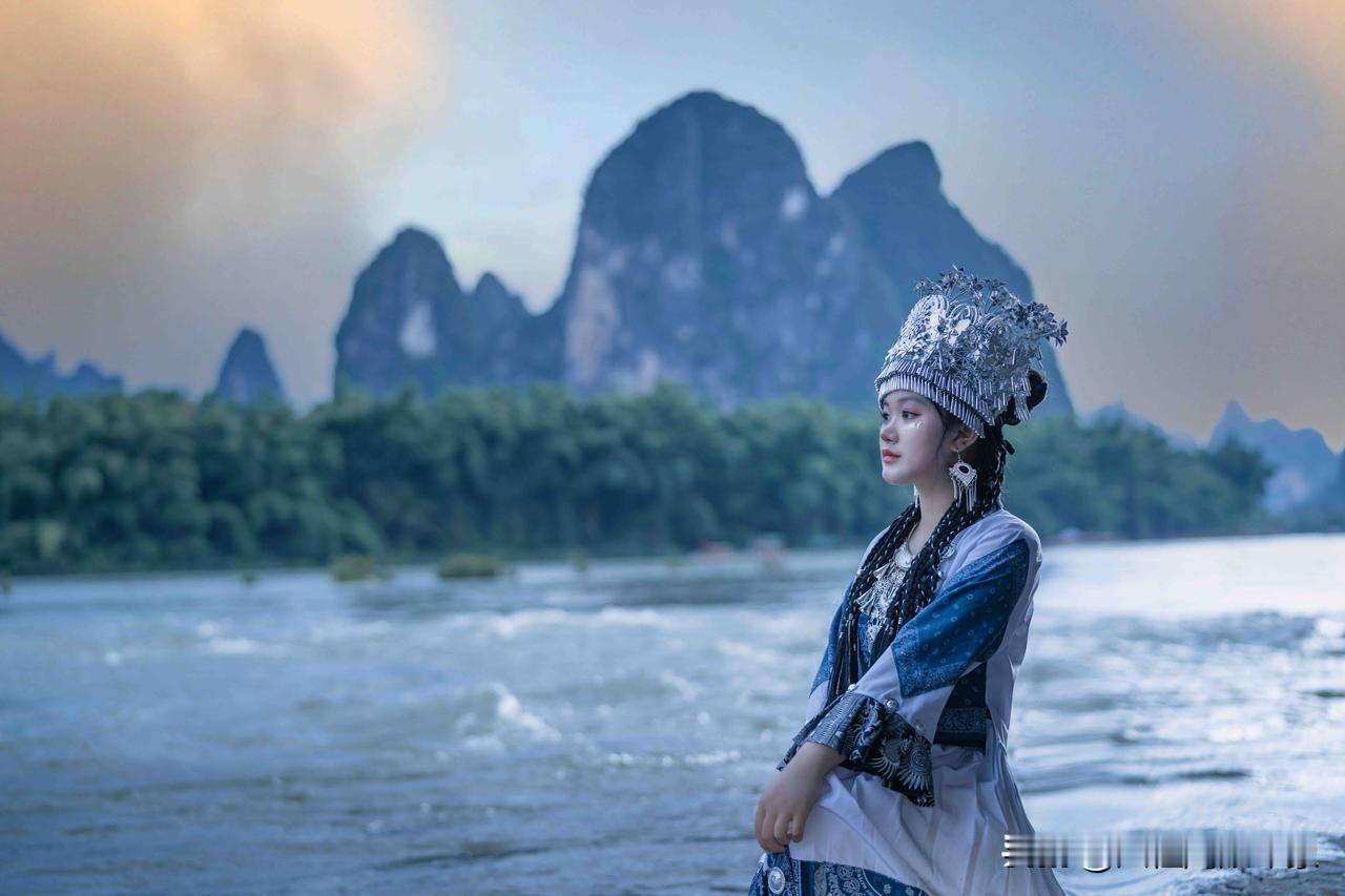 谁懂啊！揣着20块来阳朔兴坪真的会被漓江山水美到失语🌿青山叠嶂、碧水如镜