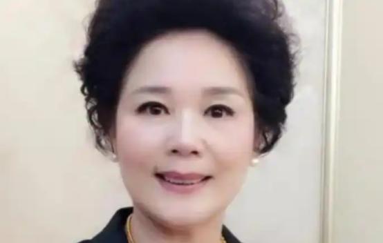 离婚不搬家硬住对门！国家一级演员杨青与前夫杜宁林，23年不换钥匙，平日各自生活遇