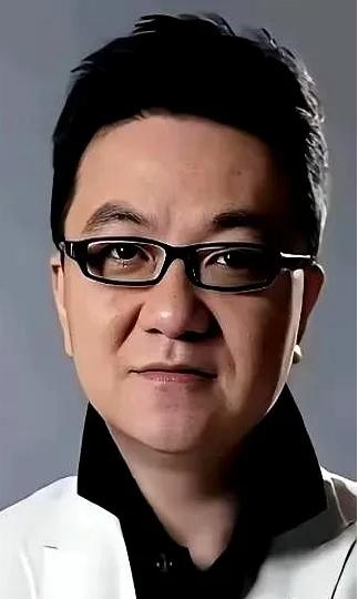 董路又开炮了，这次对准的是自己足球小将的家长。起因挺简单：小球员李昊炎妈妈接