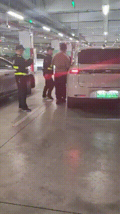 我还真有点瞧不起了。你们南方人都是这么干仗得么，能斗嘴就坚决不动手？3月2日