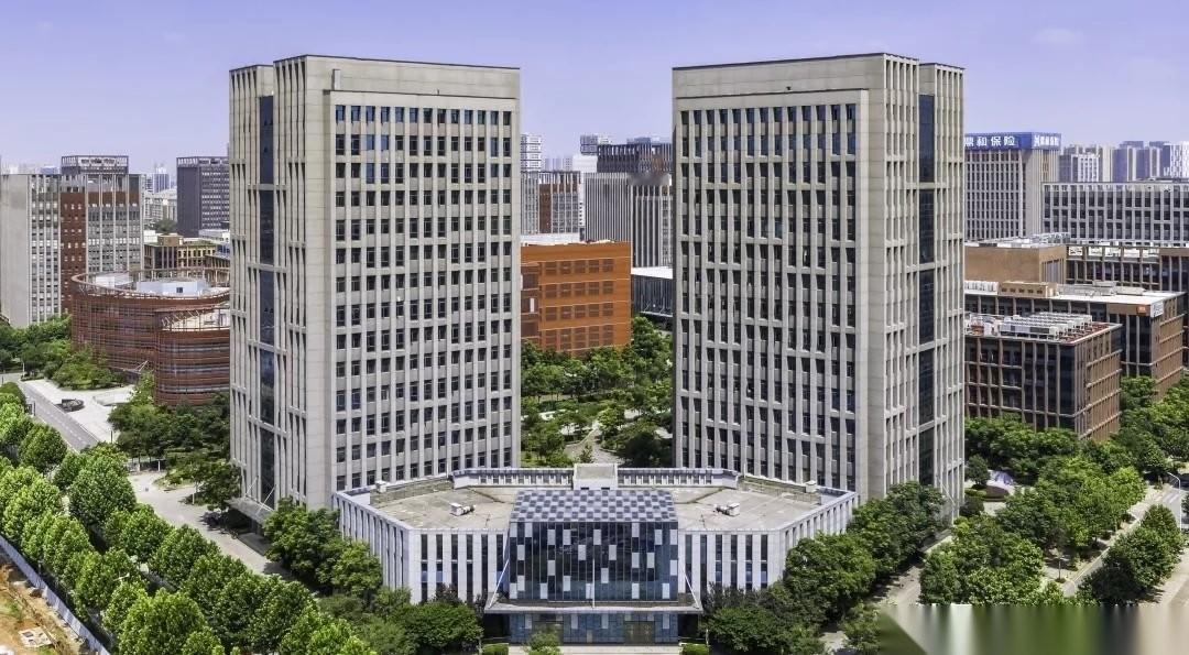 主业副业两手抓的人越来越多！早上打专车去光谷金融港技术交流，司机是个民办高校老师