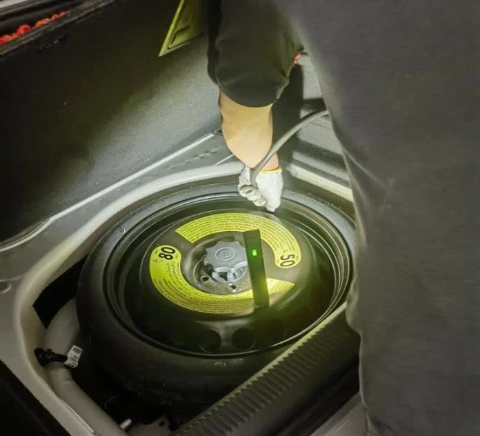 跑长途前先去修车厂例行保养，结果修车师傅先给我充气，让我突然想起一个困惑了我10