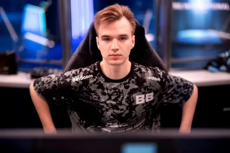 DOTA2:国外媒体爆料pure离开BB战队这个比赛普洱没有来参加比赛，据说